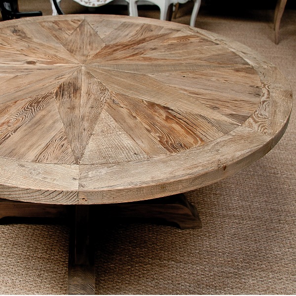 mesa-rustica-de-madera-maciza-de-150cm-de-diametro-con-trabajada-base