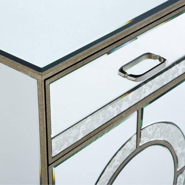 Previous: aparador-de-diseno-espejo-2